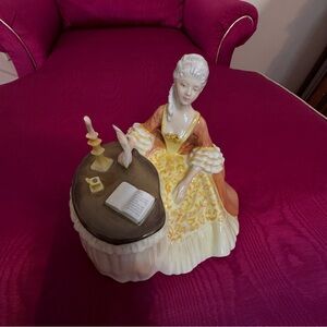 Royal Doulton Figurine Meditation Lady At Writing Desk HN 2330 England